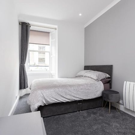 City Centre 2 Bedroom Flat With On Site Parking Perth Exteriér fotografie