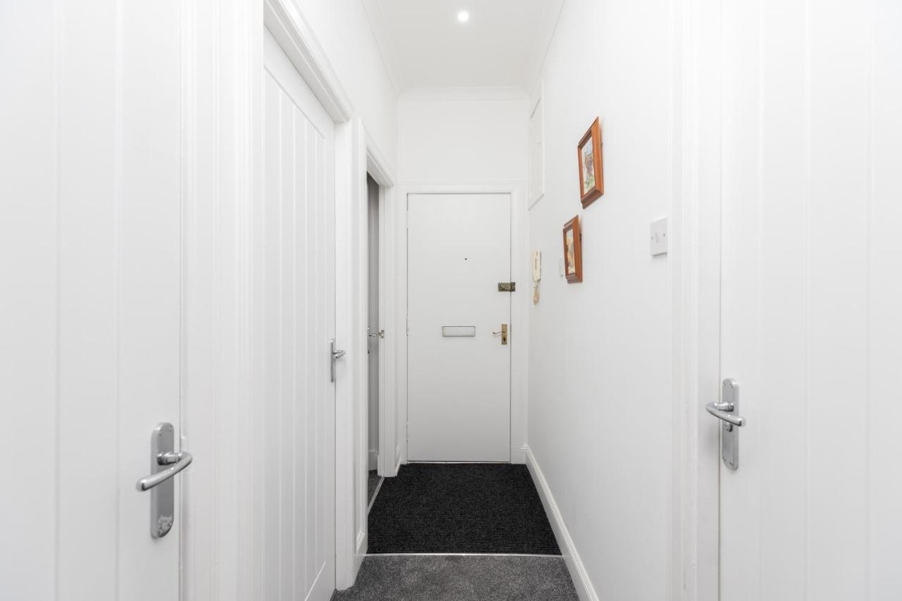 City Centre 2 Bedroom Flat With On Site Parking Perth Exteriér fotografie