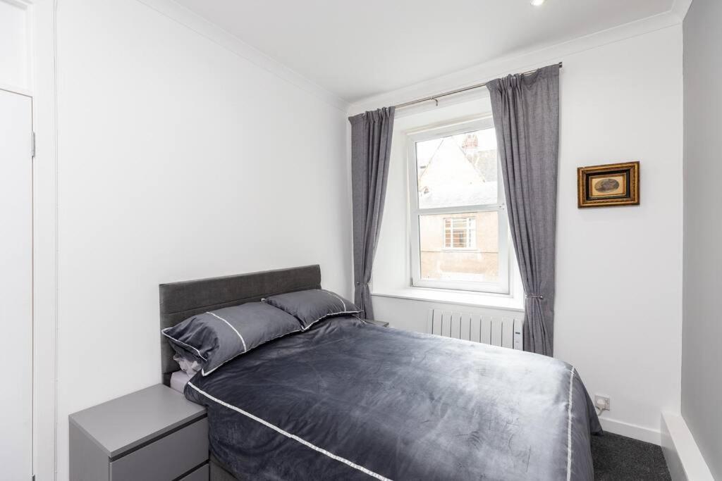 City Centre 2 Bedroom Flat With On Site Parking Perth Exteriér fotografie